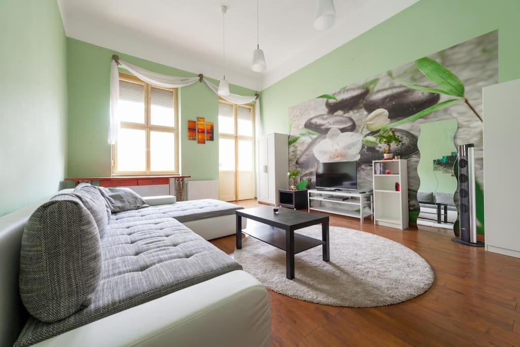 Main Street Apartment / Heart Of Bp Budapest Eksteriør bilde